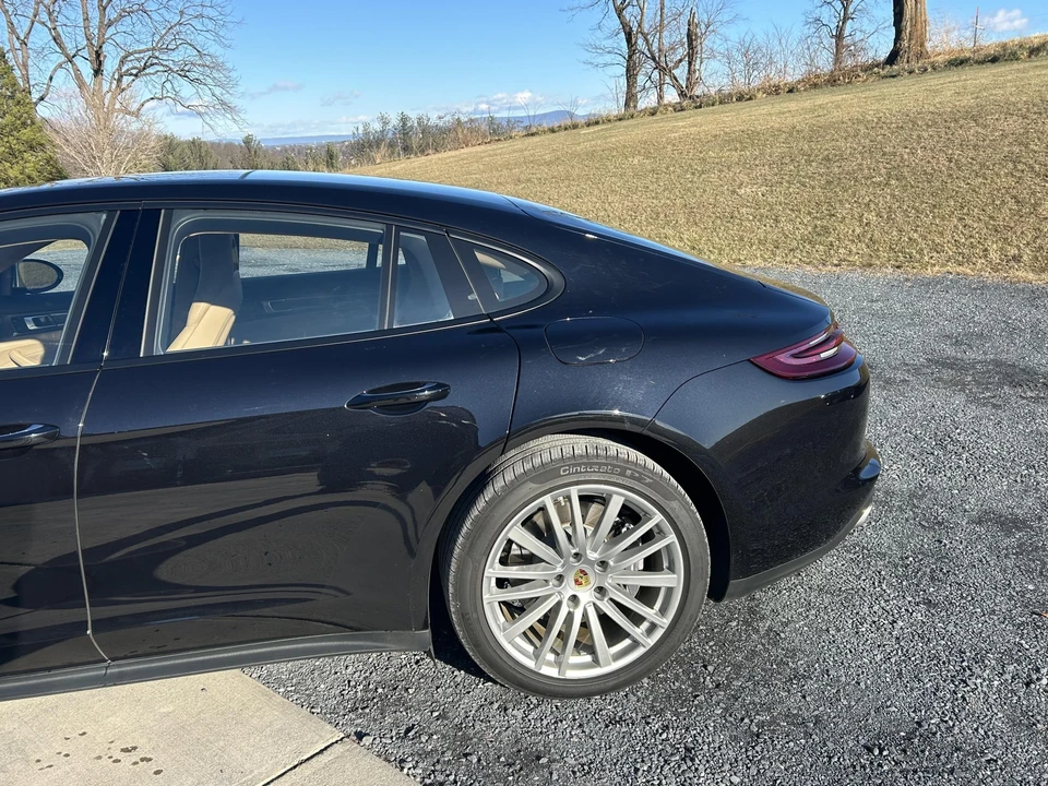 2018 Porsche 971 Panamera - Image 13 of 31