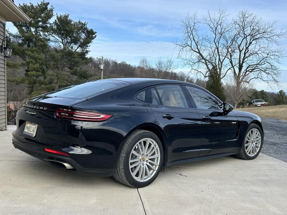 2018 Porsche 971 Panamera - Image 11 of 31