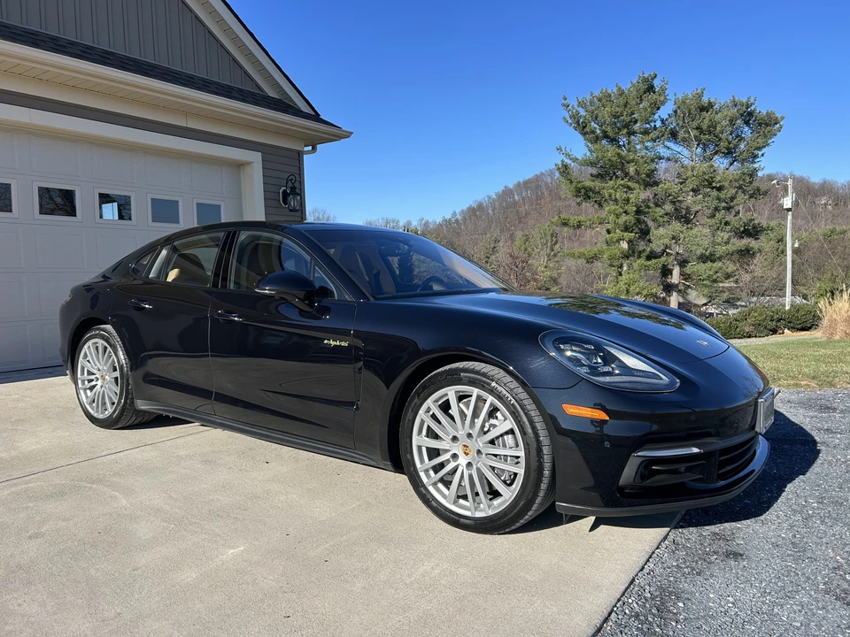 2018 Porsche 971 Panamera - Image 2 of 31