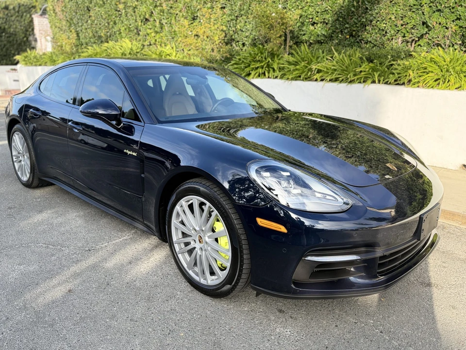 2018 Porsche 971 Panamera - Image 12 of 31