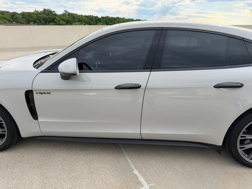 2018 Porsche 971 Panamera - Image 27 of 31