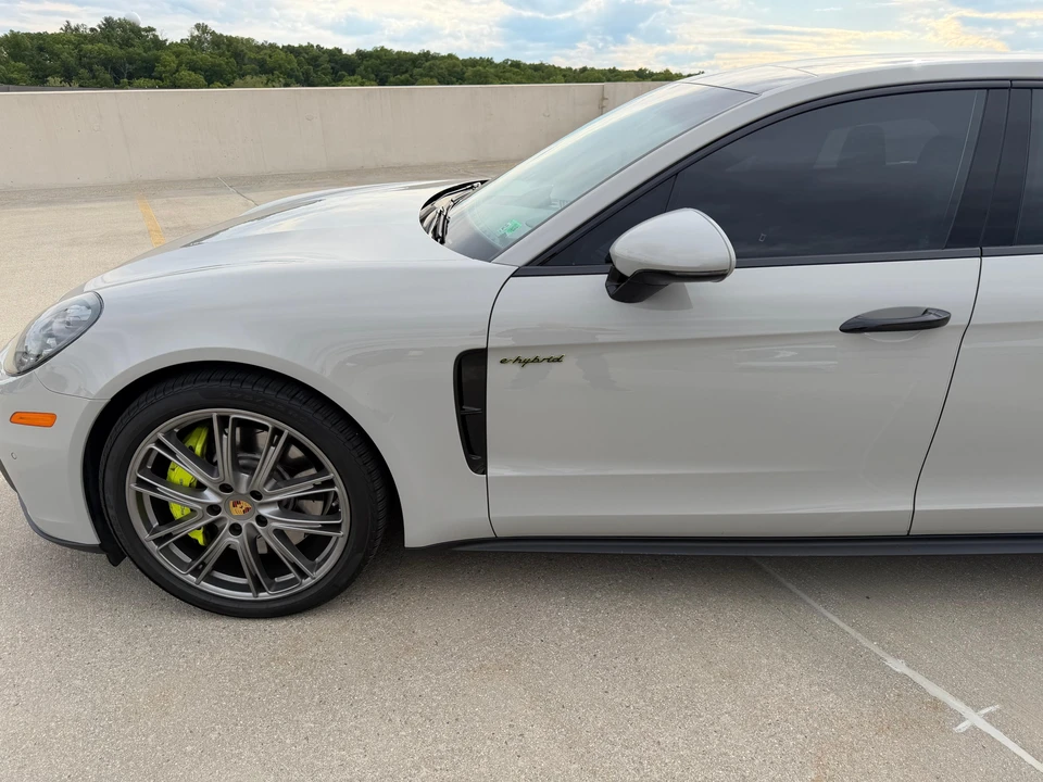 2018 Porsche 971 Panamera - Image 26 of 31