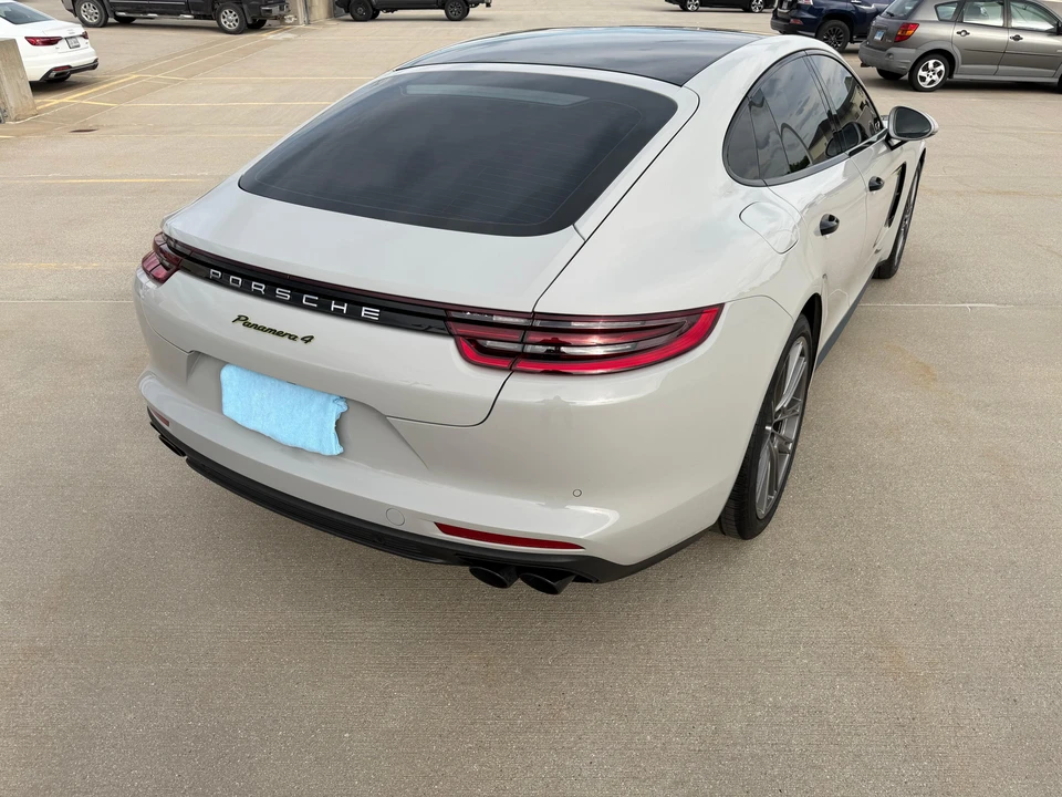 2018 Porsche 971 Panamera - Image 14 of 31