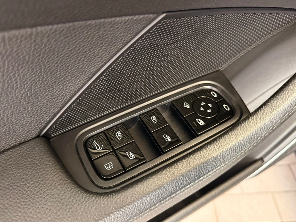 2018 Porsche 971 Panamera - Image 13 of 21
