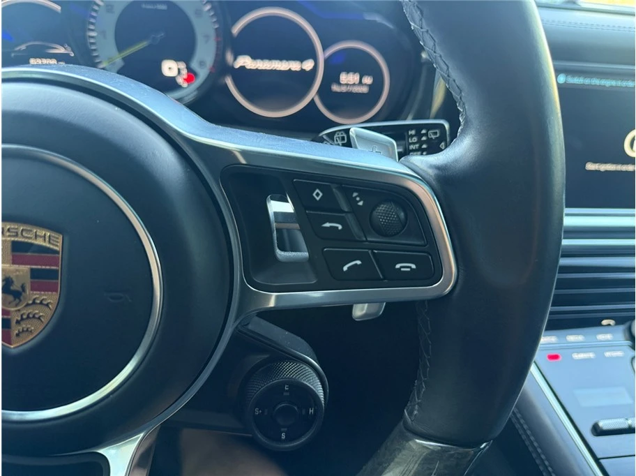 2018 Porsche 971 Panamera - Image 27 of 31