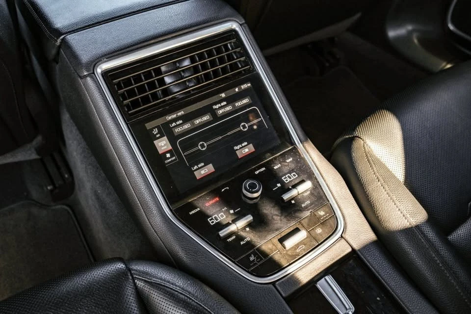 2018 Porsche 971 Panamera - Image 18 of 20