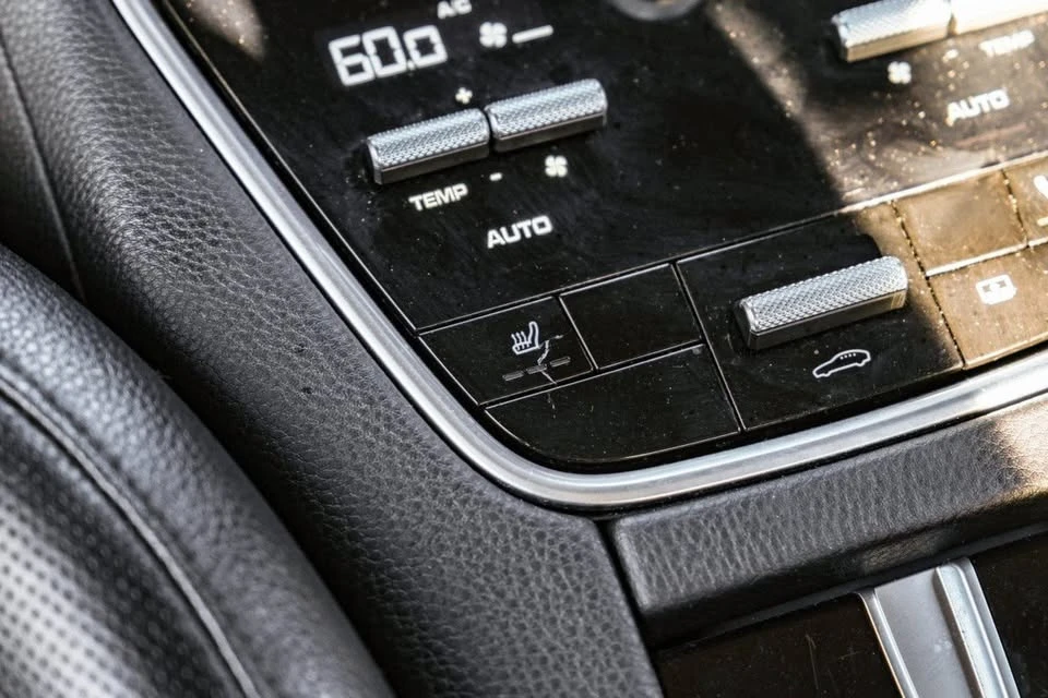 2018 Porsche 971 Panamera - Image 19 of 20