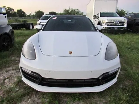 2018 Porsche Panamera 4