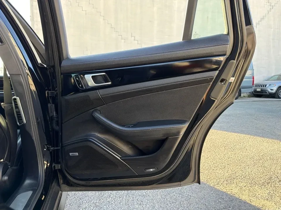 2018 Porsche 971 Panamera - Image 17 of 17