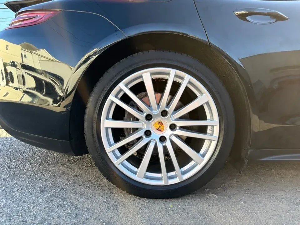 2018 Porsche 971 Panamera - Image 9 of 17
