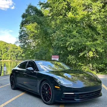 2018 Porsche Panamera 4