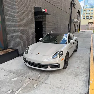 2018 Porsche Panamera 4