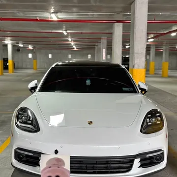 2018 Porsche Panamera 4