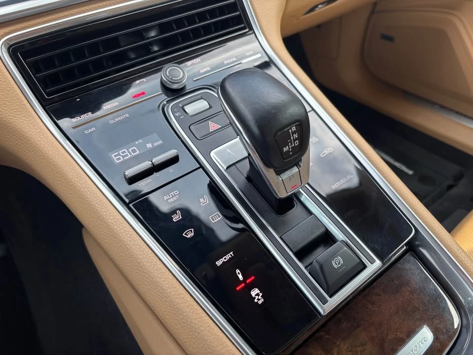 2018 Porsche 971 Panamera - Image 11 of 20