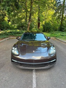 2018 Porsche Panamera 4 Sedan