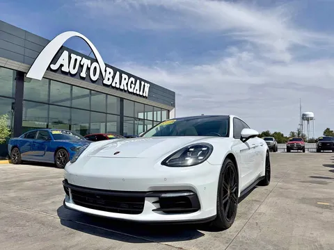 2018 Porsche Panamera 4 Sedan