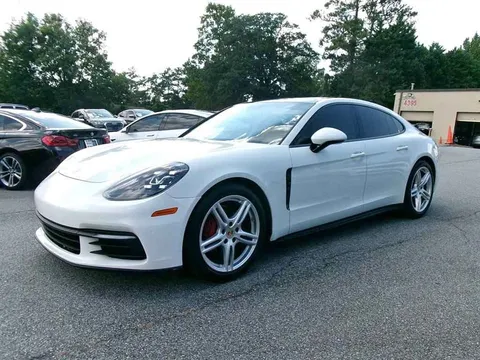 2018 Porsche Panamera 4 Sedan