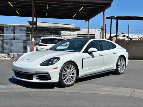 2018 Porsche Panamera 4 Sedan