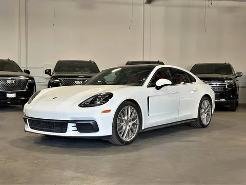 2018 Porsche Panamera 4 Sedan