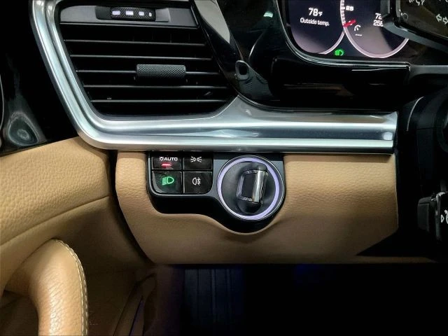 2018 Porsche 971 Panamera - Image 27 of 31