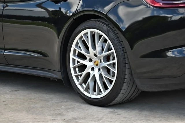 2018 Porsche 971 Panamera - Image 9 of 21