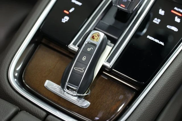 2018 Porsche 971 Panamera - Image 5 of 12