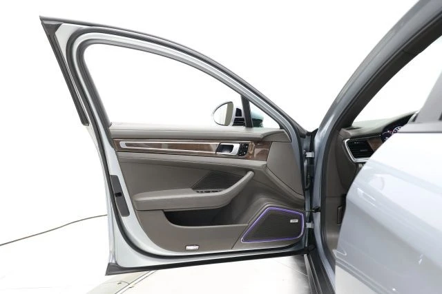 2018 Porsche 971 Panamera - Image 10 of 12