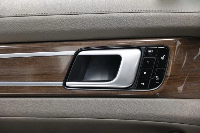 2018 Porsche 971 Panamera - Image 11 of 12