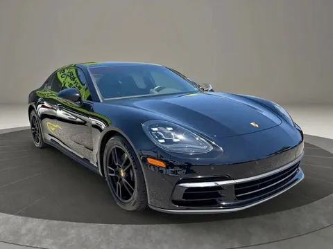 2018 Porsche Panamera 4