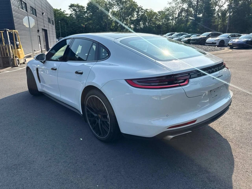 2018 Porsche 971 Panamera - Image 4 of 5