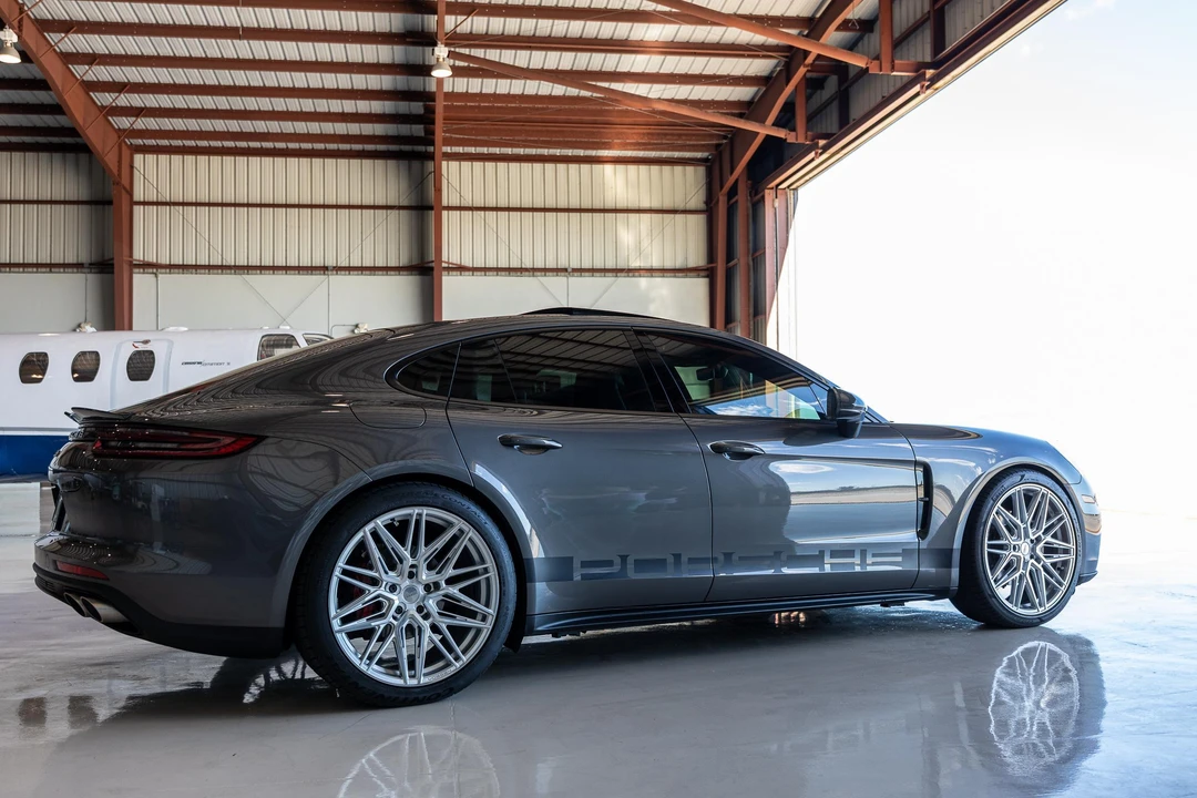 2018 Porsche 971 Panamera - Image 27 of 31