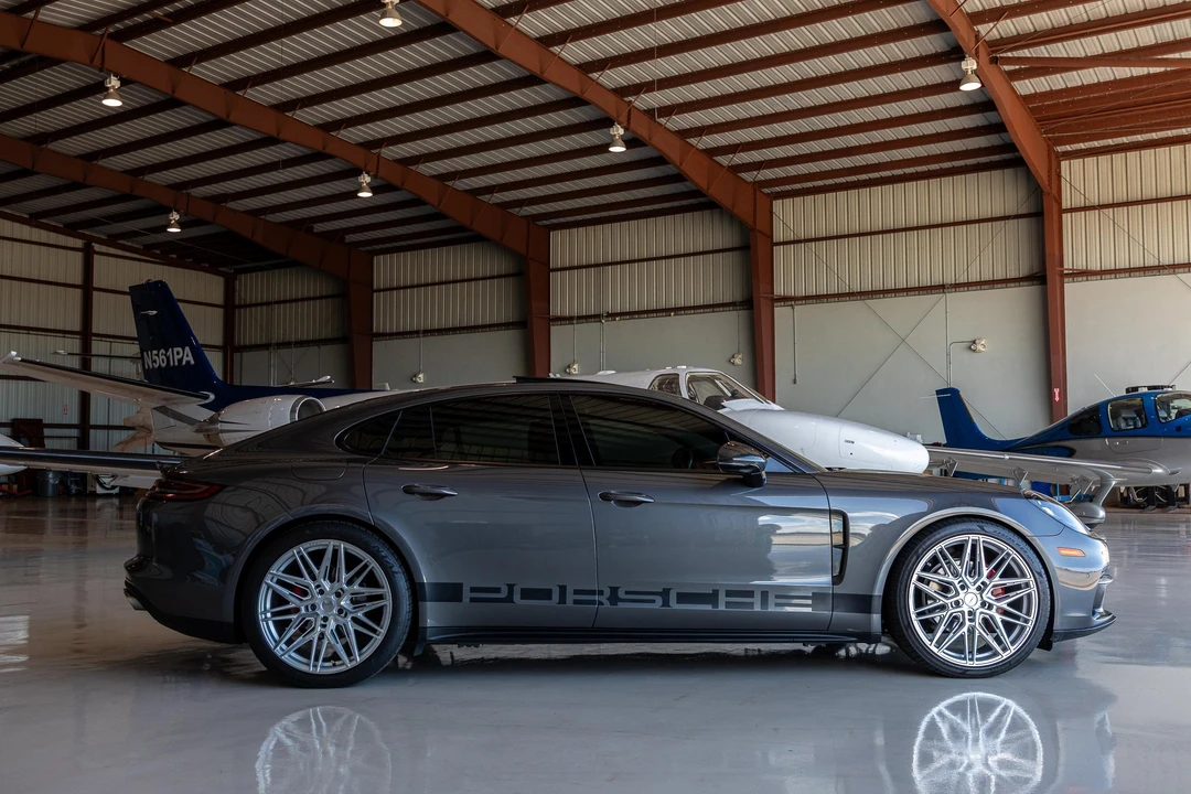 2018 Porsche 971 Panamera - Image 28 of 31