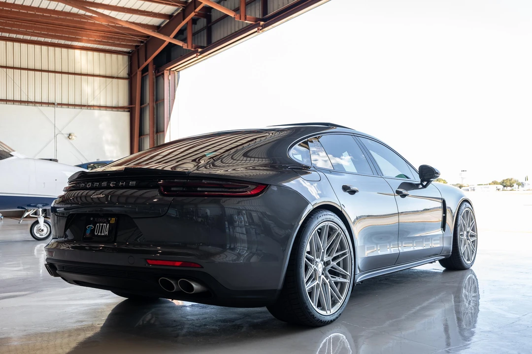 2018 Porsche 971 Panamera - Image 26 of 31