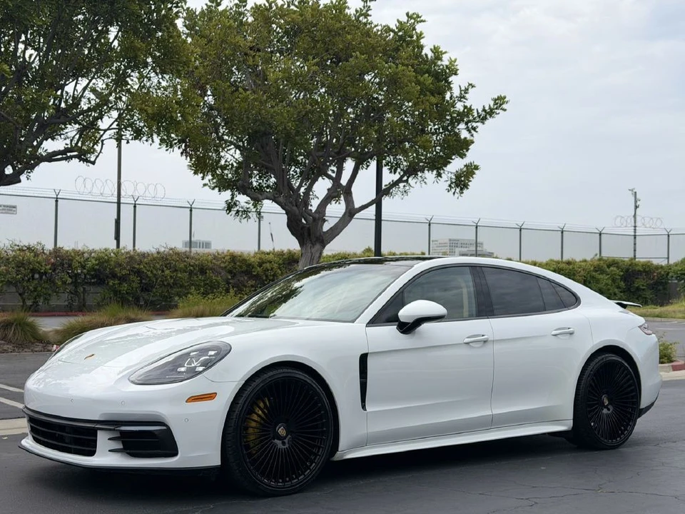 2018 Porsche 971 Panamera - Image 2 of 25