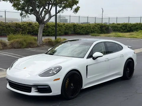 2018 Porsche Panamera 4