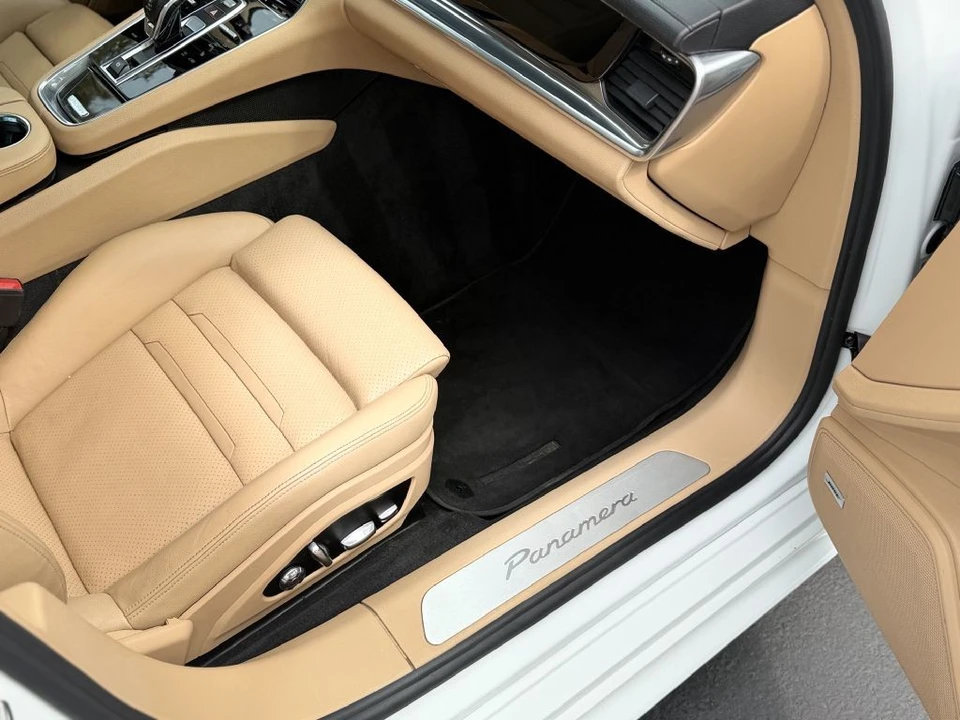 2018 Porsche 971 Panamera - Image 19 of 25