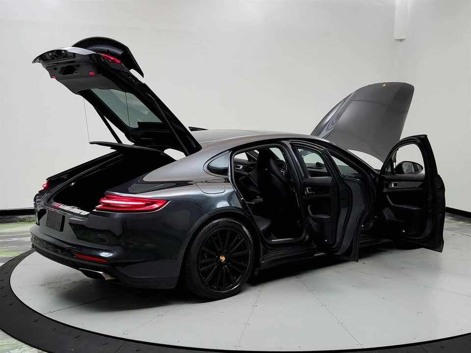 2018 Porsche 971 Panamera - Image 11 of 12