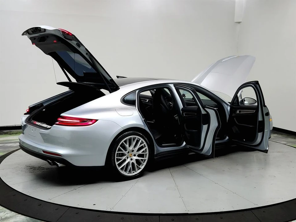 2018 Porsche 971 Panamera - Image 11 of 12
