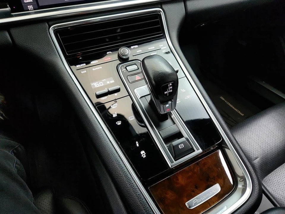 2018 Porsche 971 Panamera - Image 19 of 21