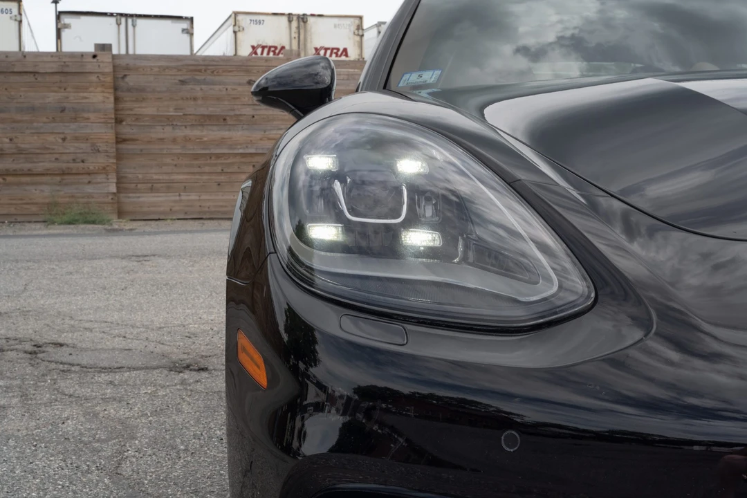2018 Porsche 971 Panamera - Image 25 of 31
