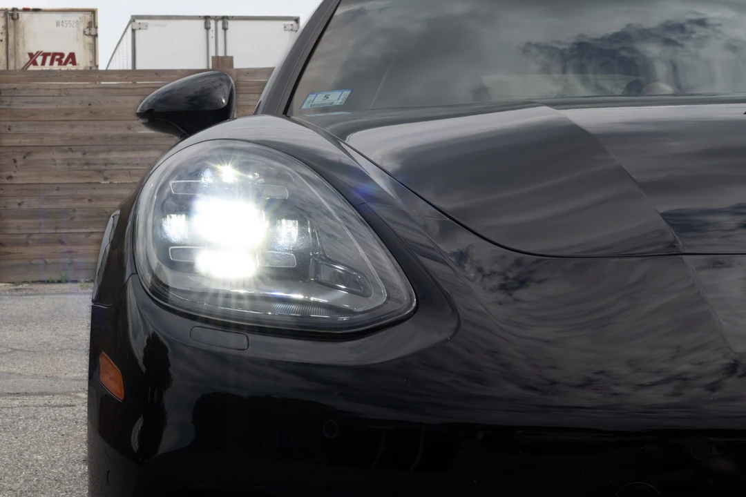 2018 Porsche 971 Panamera - Image 27 of 31