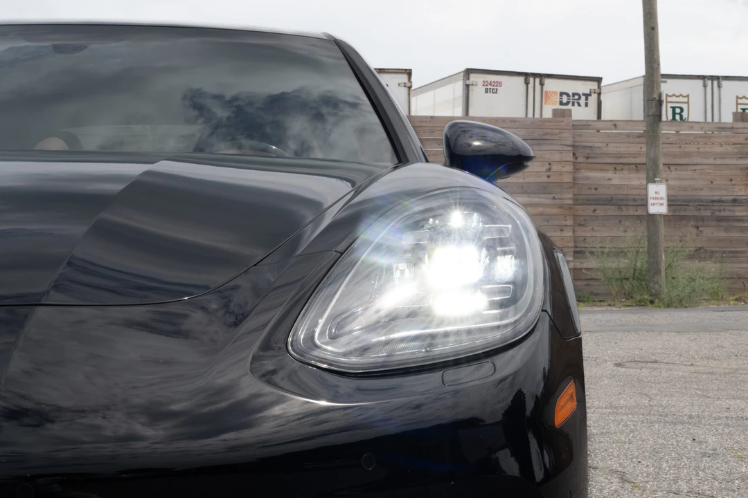 2018 Porsche 971 Panamera - Image 28 of 31
