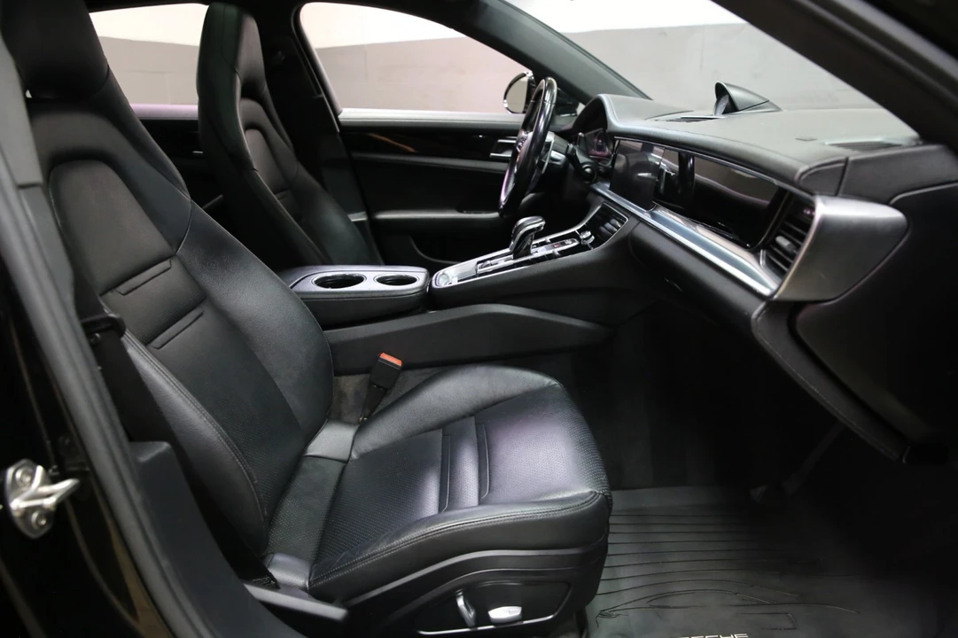 2018 Porsche 971 Panamera - Image 24 of 31