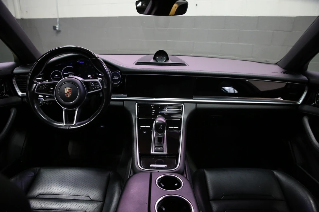 2018 Porsche 971 Panamera - Image 9 of 31