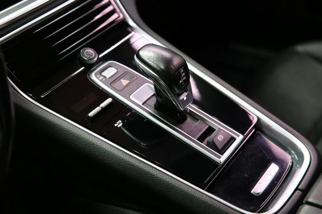 2018 Porsche 971 Panamera - Image 28 of 31