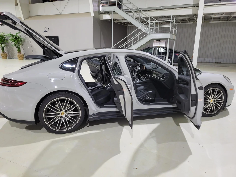 2018 Porsche 971 Panamera - Image 31 of 31
