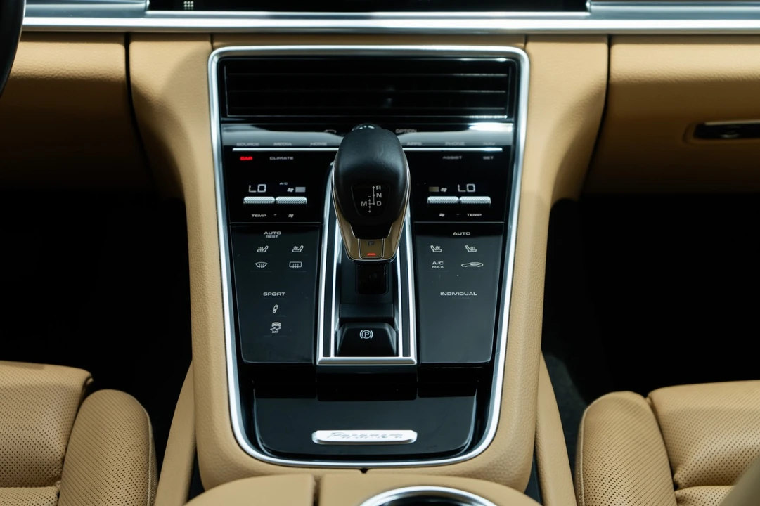 2018 Porsche 971 Panamera - Image 19 of 31