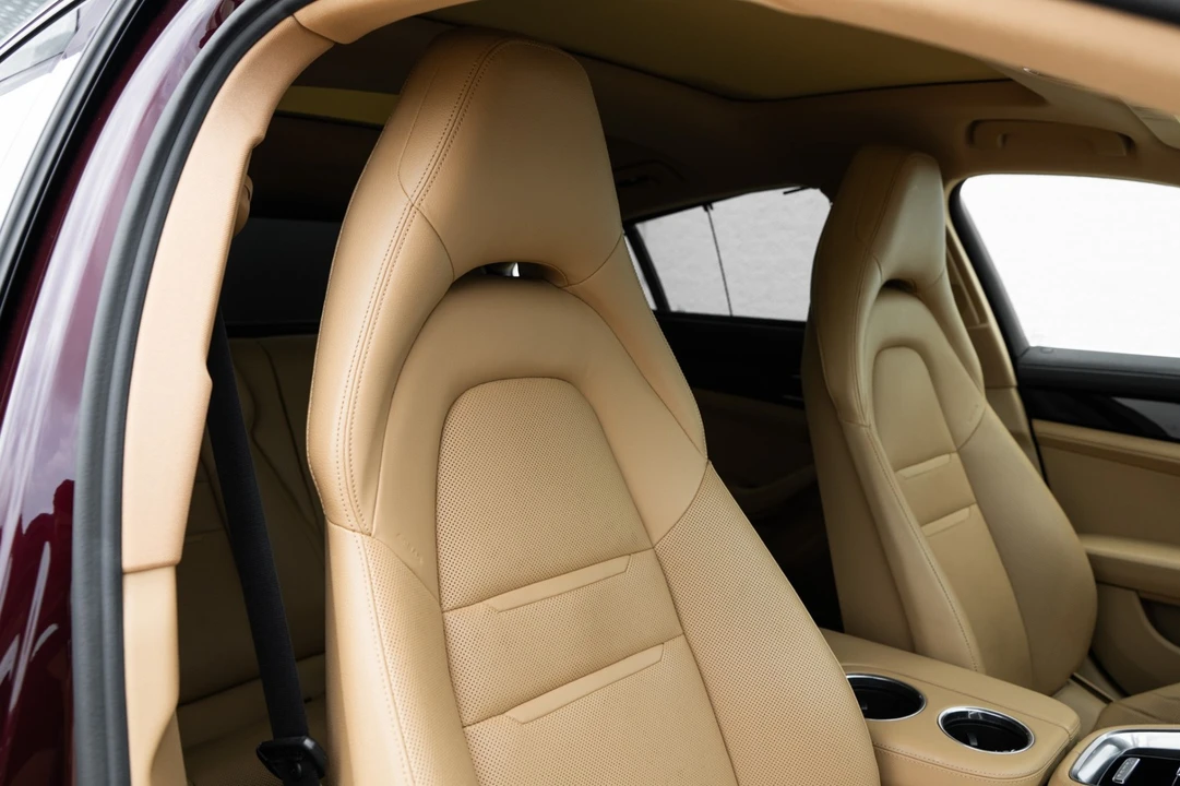 2018 Porsche 971 Panamera - Image 27 of 31