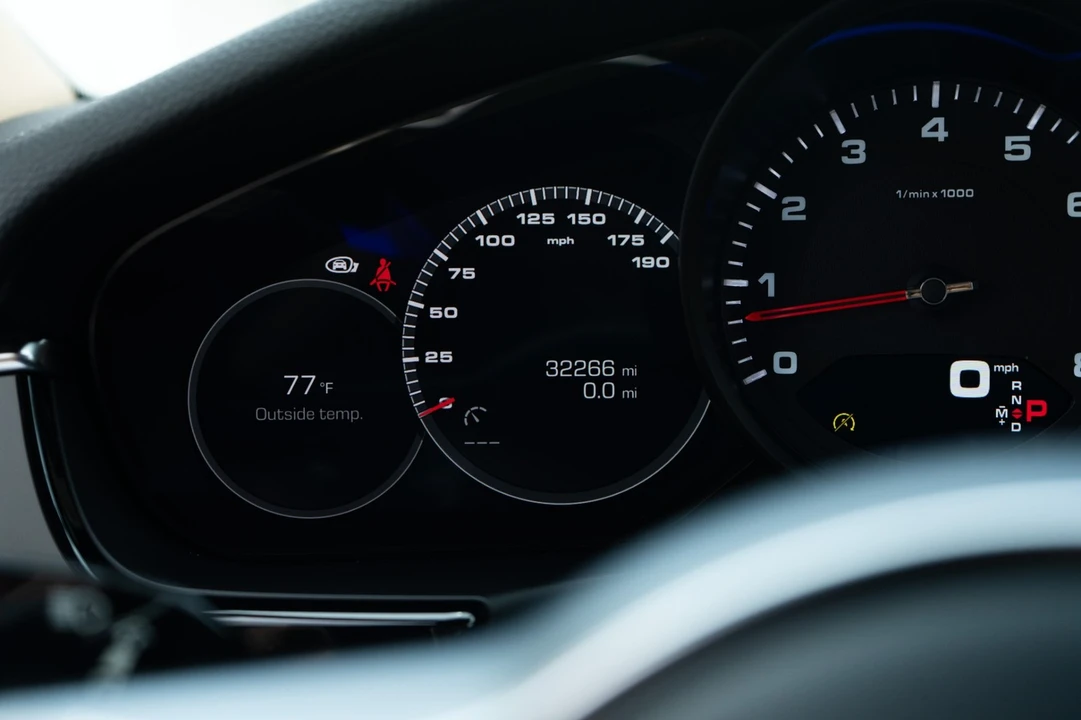 2018 Porsche 971 Panamera - Image 12 of 31