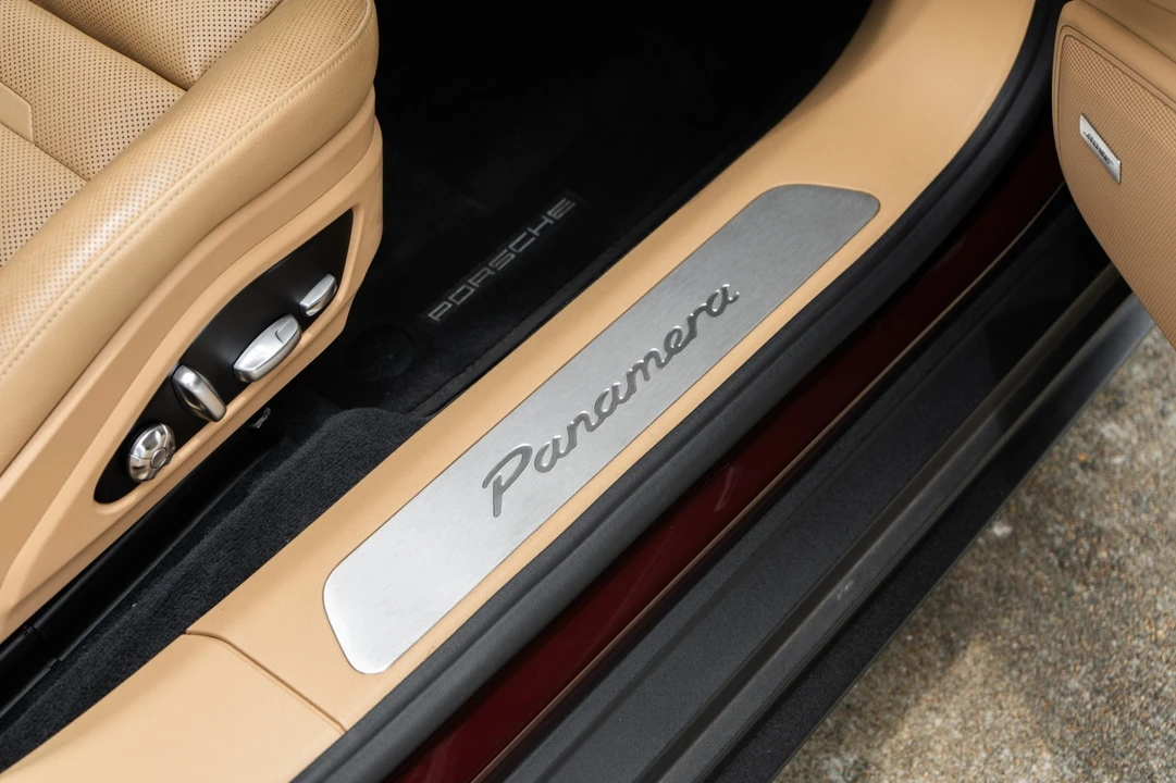 2018 Porsche 971 Panamera - Image 25 of 31